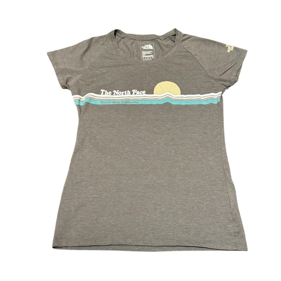 Women’s The North Face Slim Fit Short Sleeve Tee Shirt Size Small Gray - Picture 1 of 5